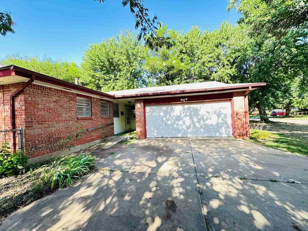 4313 Epperly Dr - Photo 2 of 22