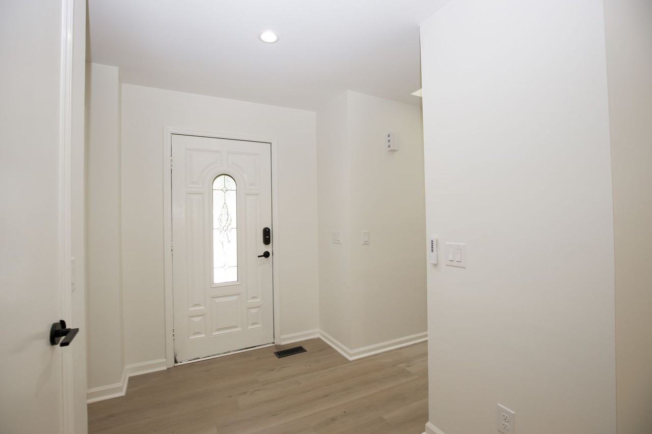 102 Firetree Ln - Photo 2 of 48