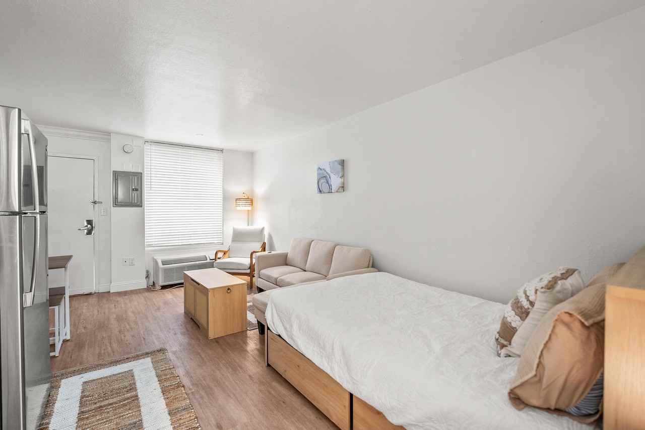 **Modern Studio Apartments In Beaufort Town Center ** - Photo 3 of 15