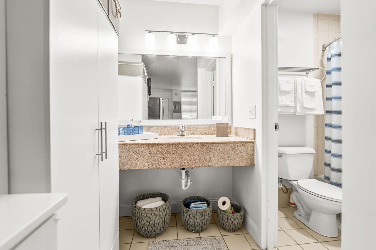 **Modern Studio Apartments In Beaufort Town Center ** - Photo 4 of 15