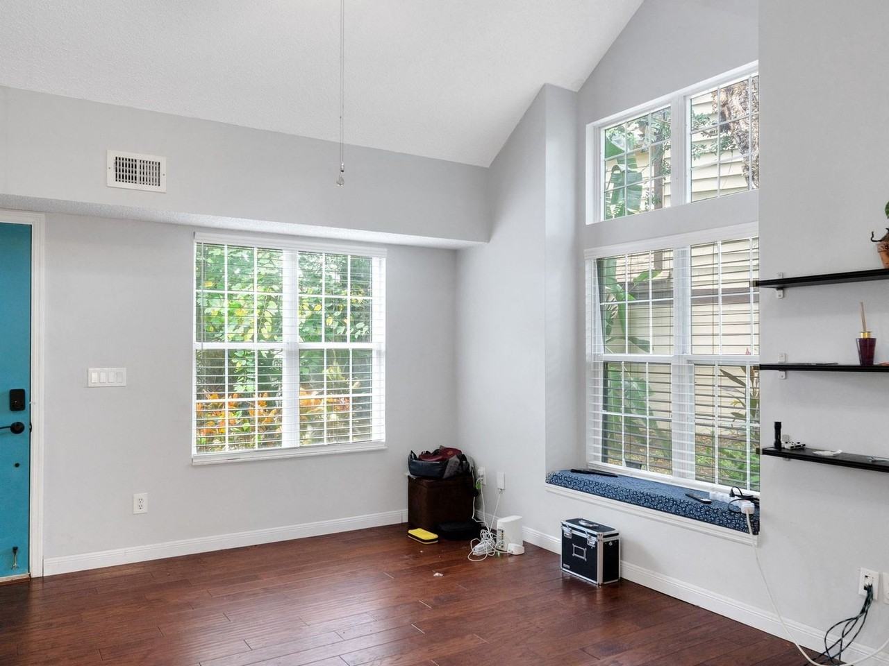 2758 Waymeyer Dr - Photo 2 of 32