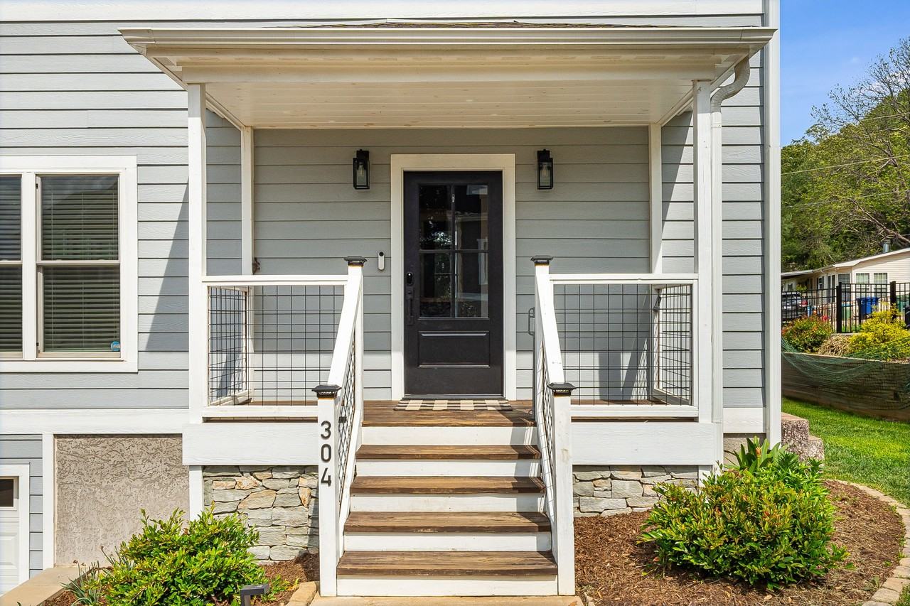 304 Magnolia Ridge Rd #NA - Photo 3 of 34