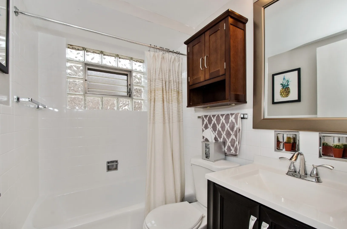 4826 N Linder Ave #3A - Photo 4 of 10
