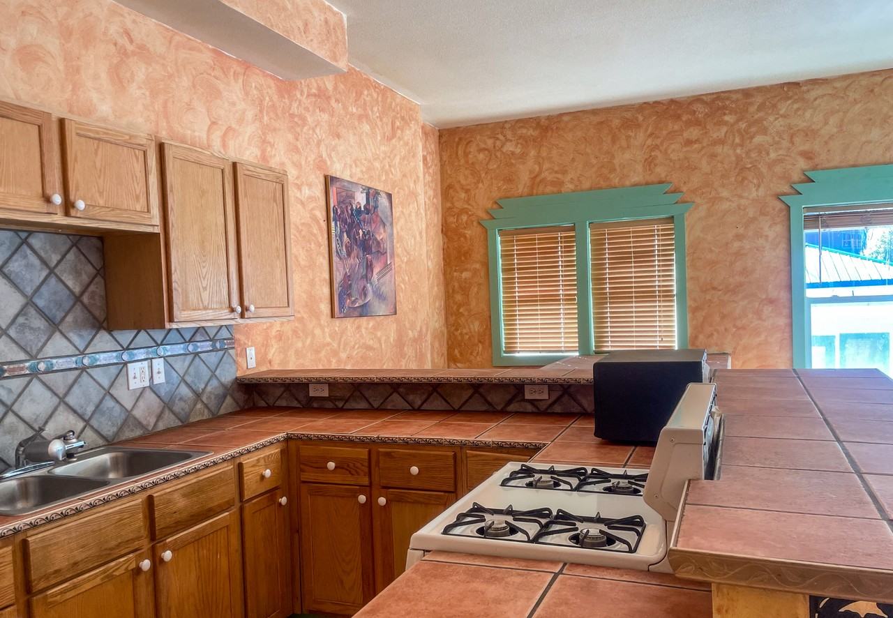206 Eagle St - Photo 2 of 5