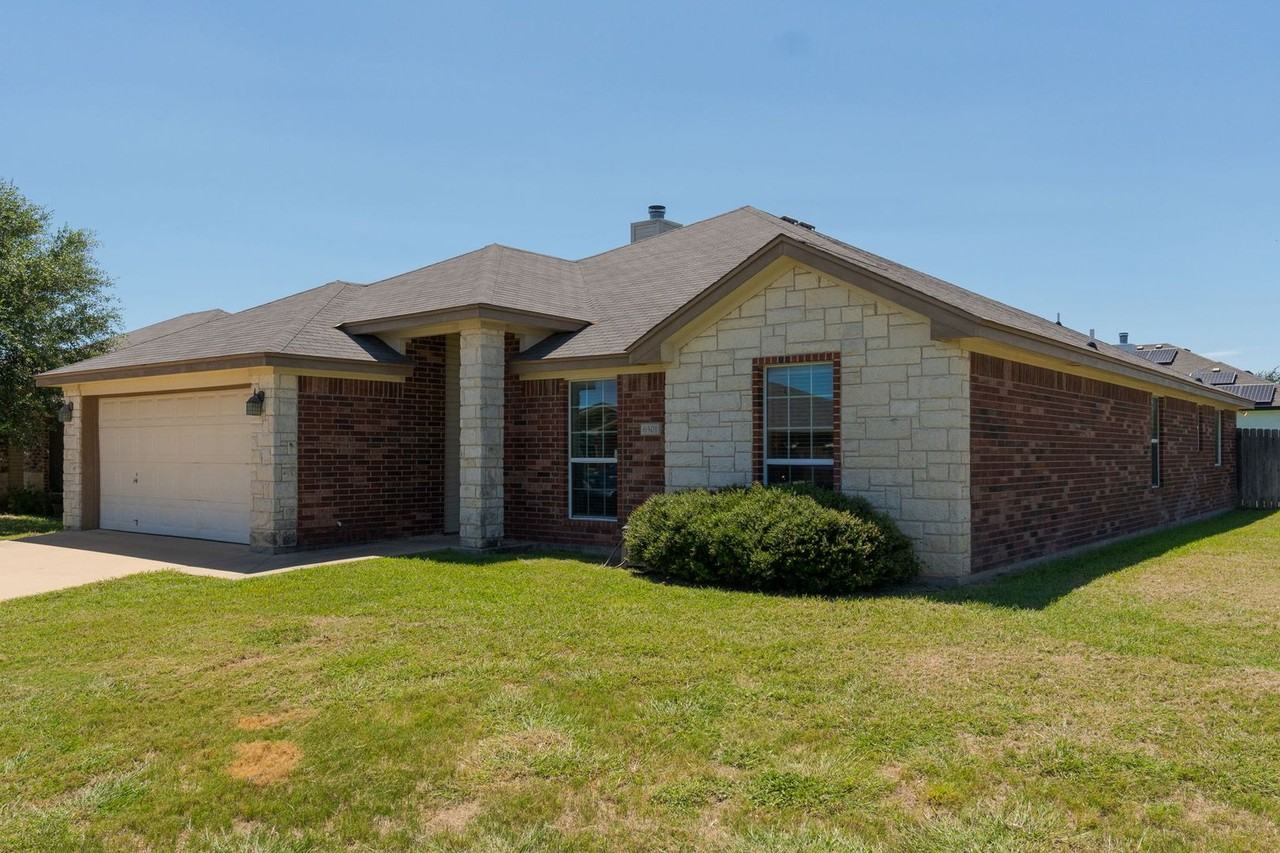 6501 Alvin Dr - Photo 3 of 21