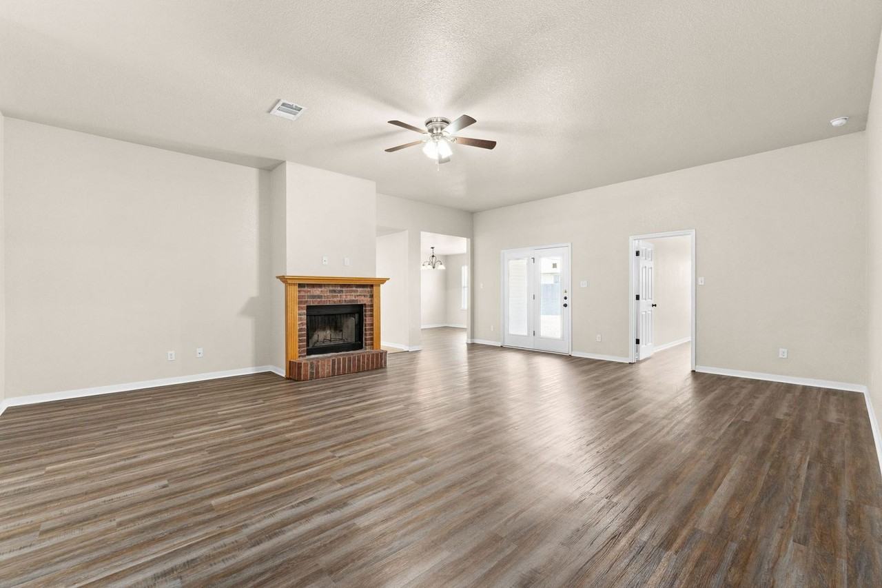 6501 Alvin Dr - Photo 2 of 21