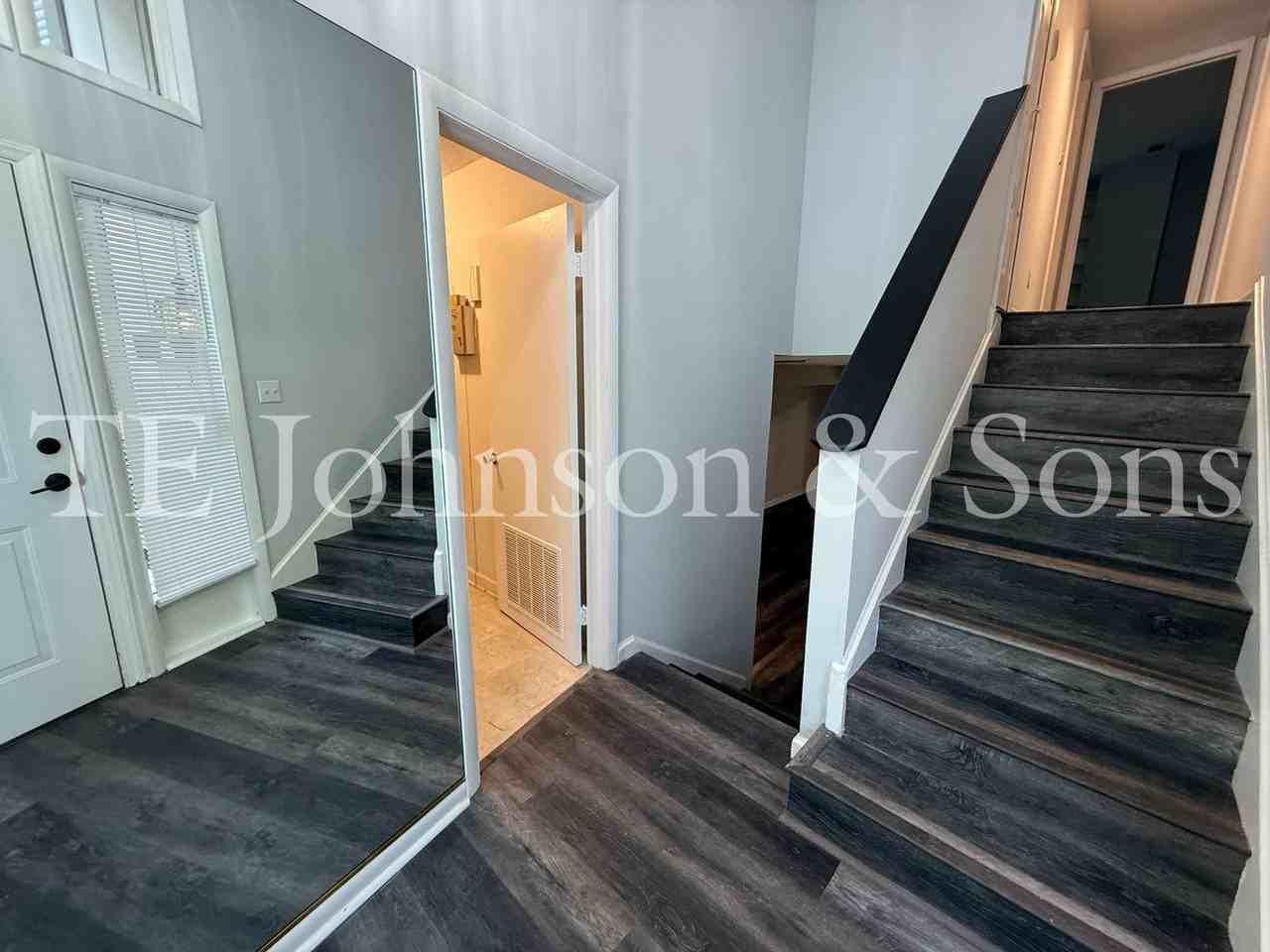 218 Lamplighter Cir - Photo 2 of 33