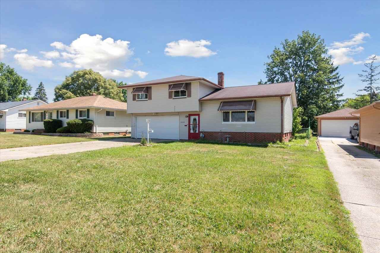 5951 Marra Dr - Photo 2 of 26