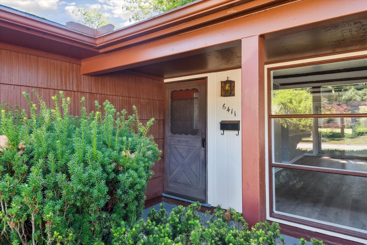 6411 Nelwood Rd - Photo 2 of 29