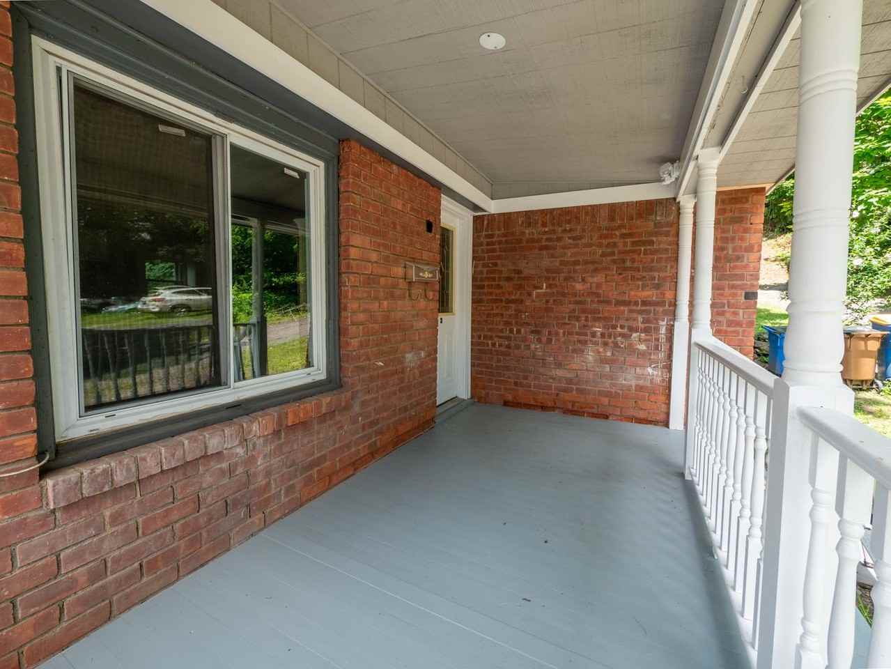 31 Ridge St - Photo 2 of 8