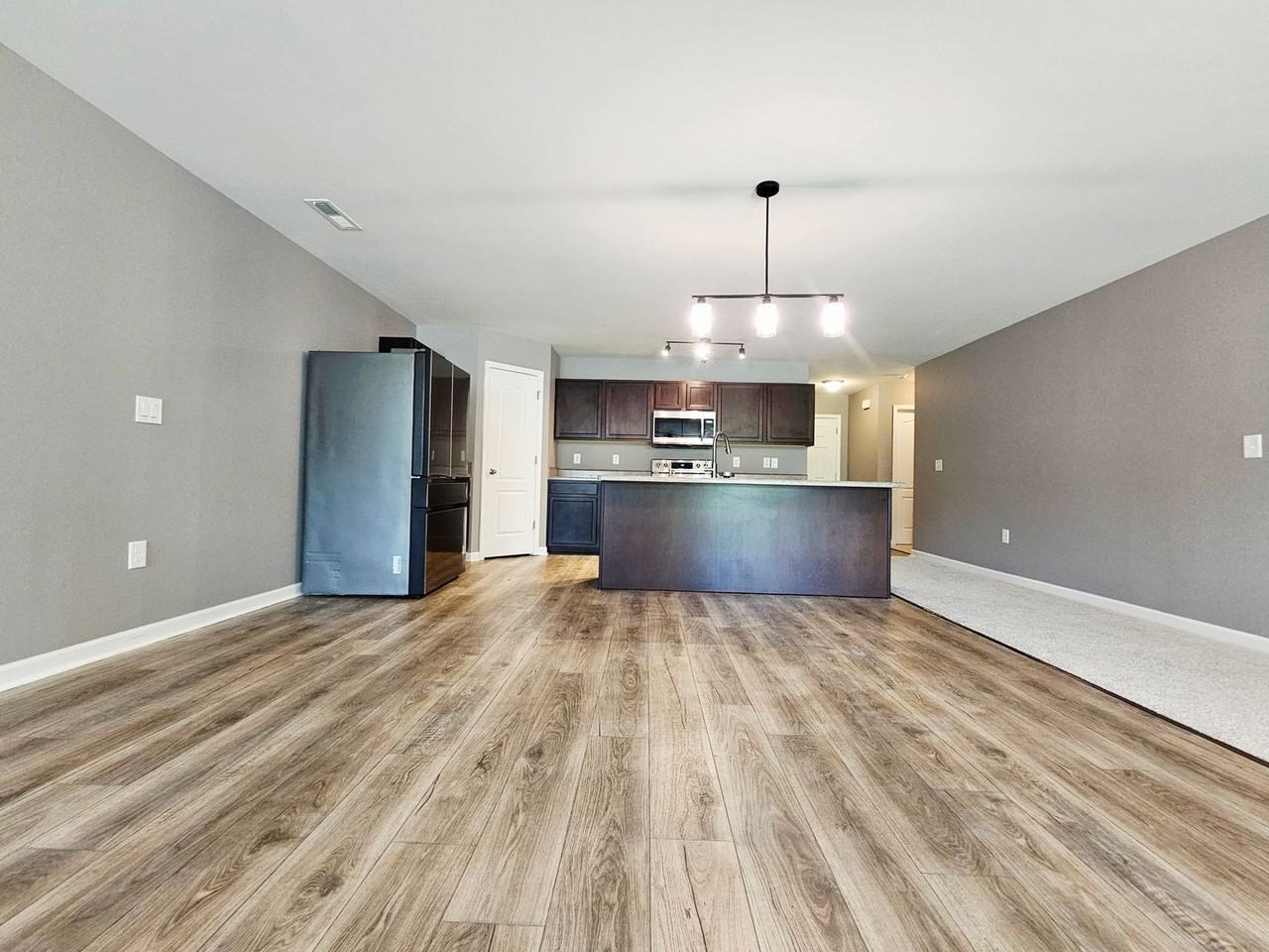 1420 Demila Dr - Photo 5 of 26