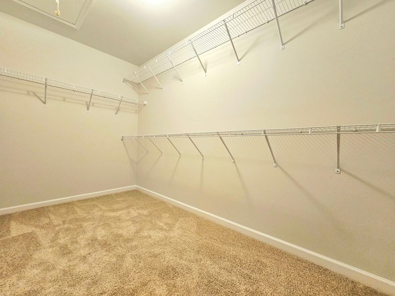 1420 Demila Dr - Photo 6 of 26