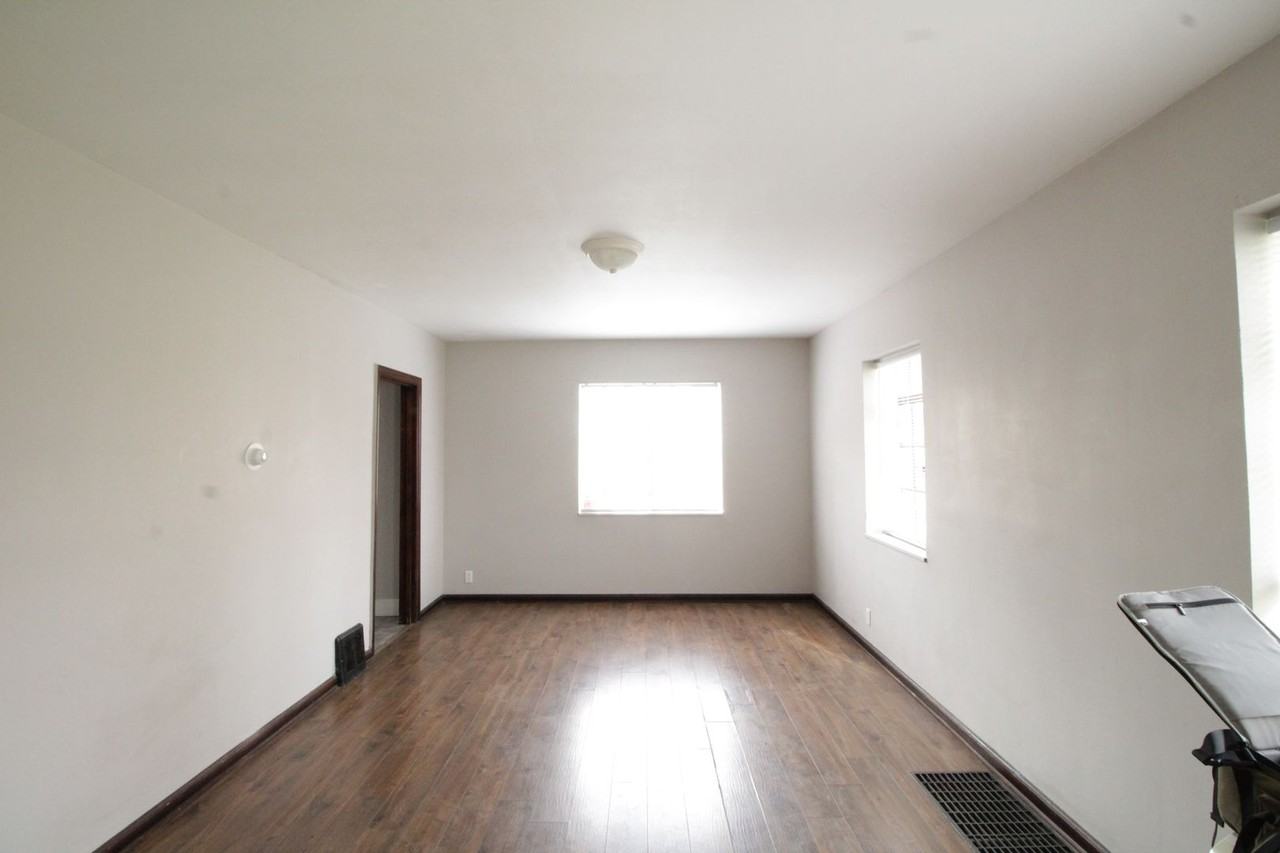 1624 S High St - Photo 2 of 17