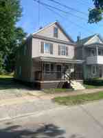 featured image of 450 E 2nd St