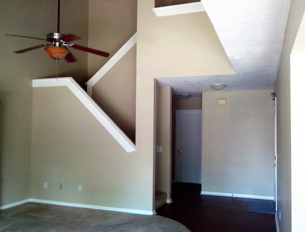 1309 Capri Dr - Photo 3 of 10