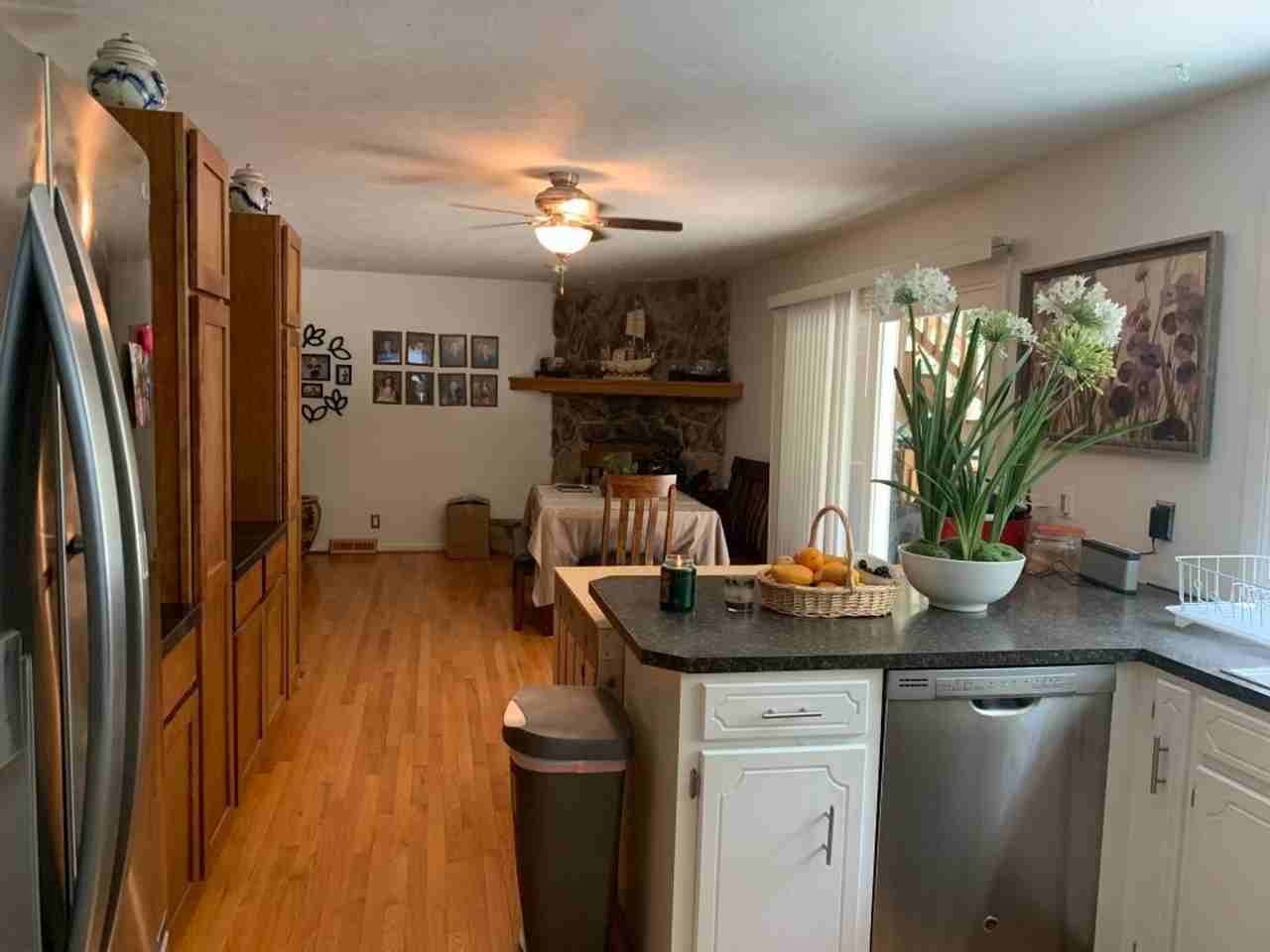 919 Crest Rd - Photo 3 of 15