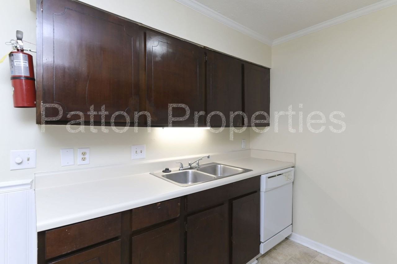 1218 Old Manor Rd - Photo 6 of 17