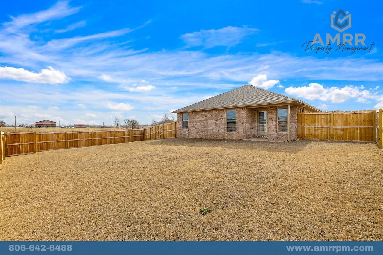 1008 Southwest Shirley Avenue - Photo 3 of 31