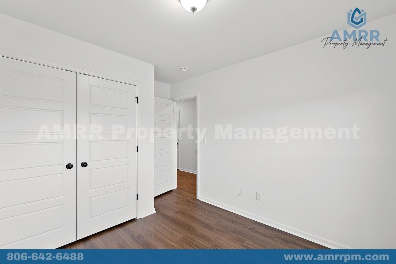 1008 Southwest Shirley Avenue - Photo 6 of 31