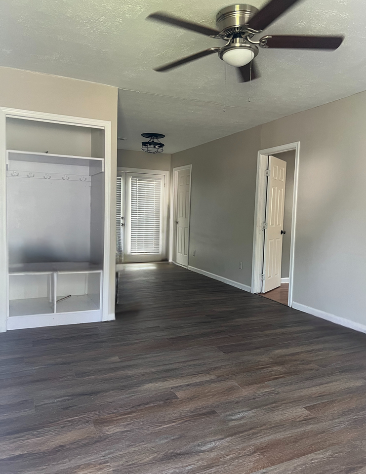 223 Larissa Dr - Photo 3 of 22