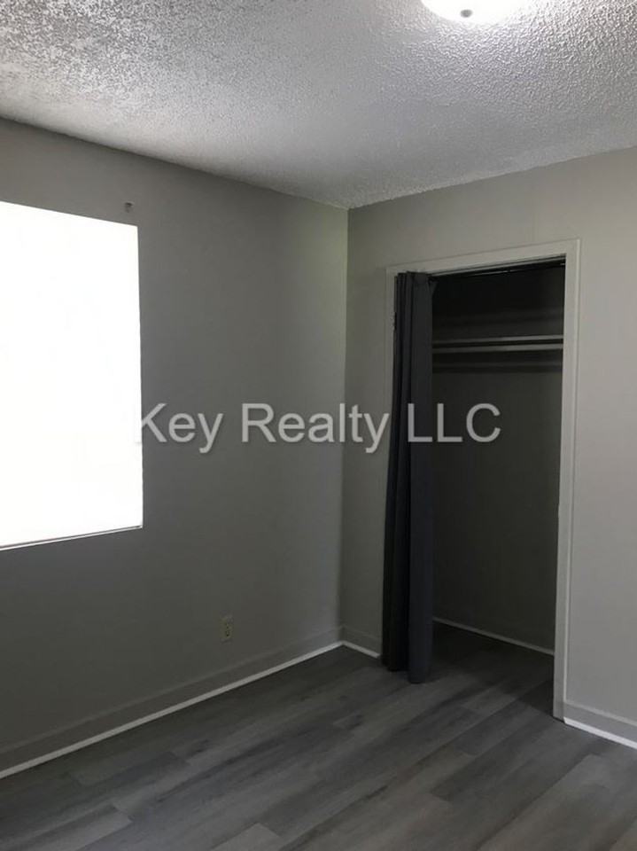 413A Hickory St - Photo 4 of 9