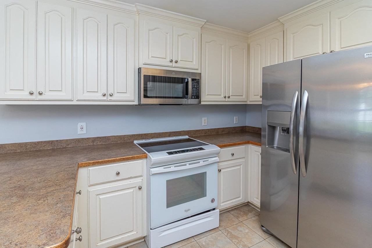 109 Beatrice Dr - Photo 4 of 22