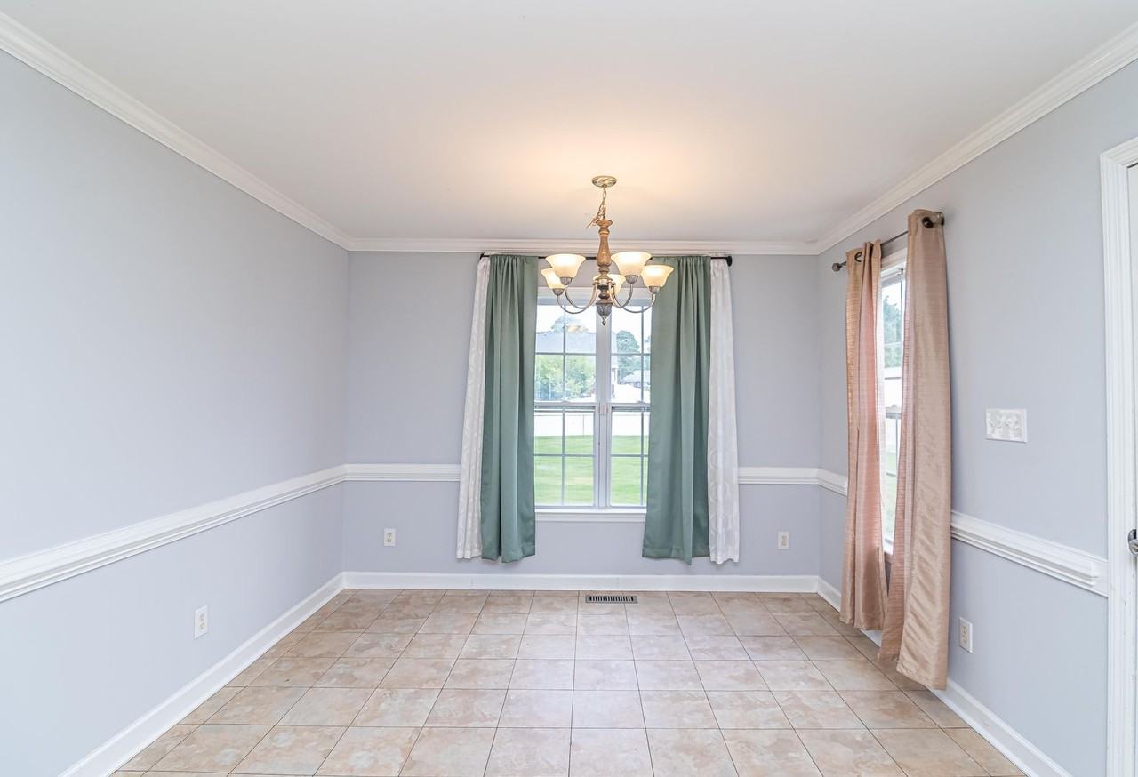 109 Beatrice Dr - Photo 6 of 22