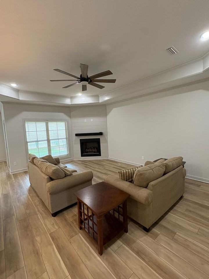 102 Georgetown Ave - Photo 3 of 18