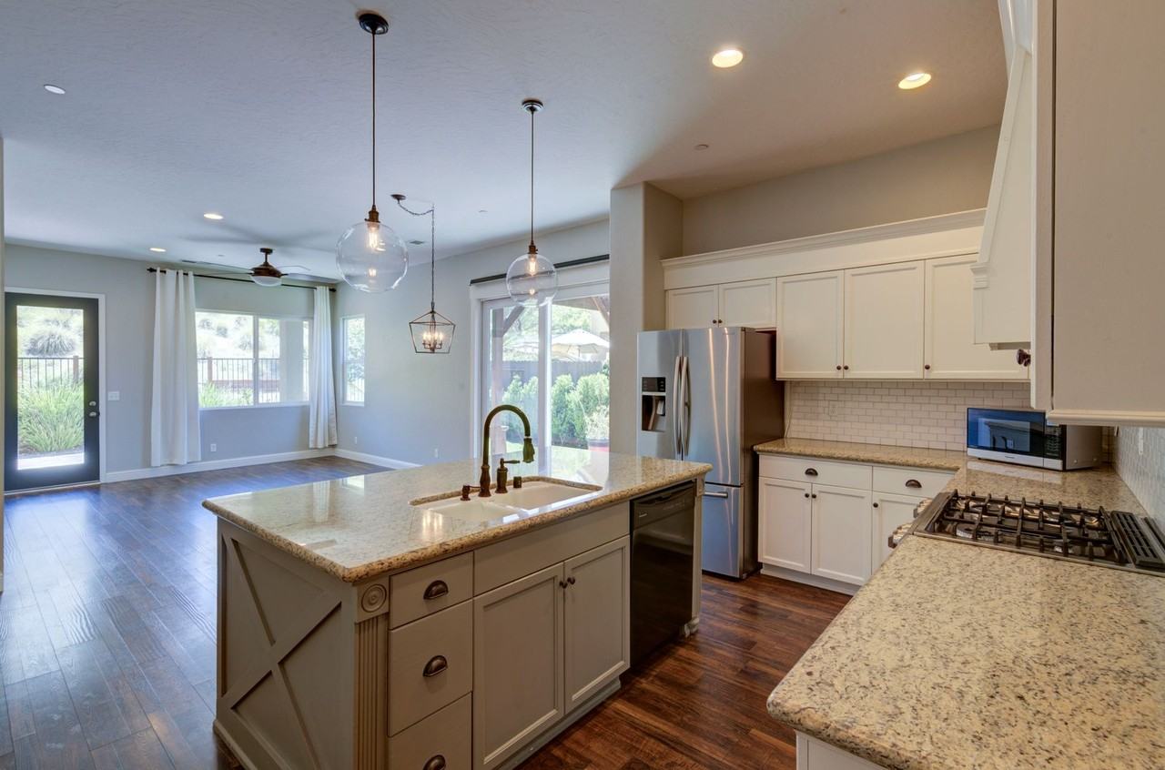 21230 Tramonto Ln - Photo 3 of 14