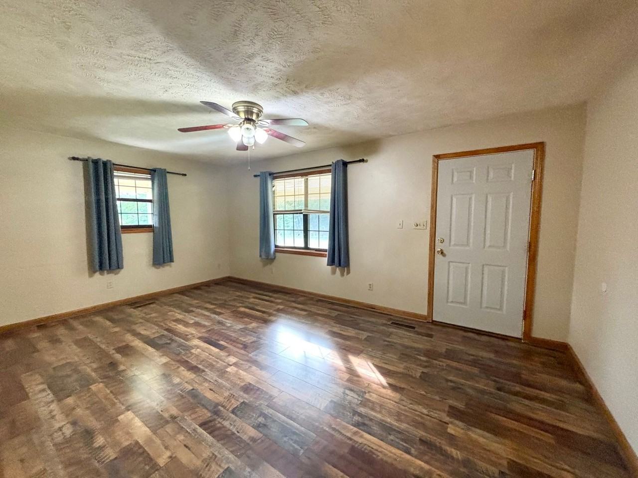 160 Cotton Grove Rd - Photo 2 of 31