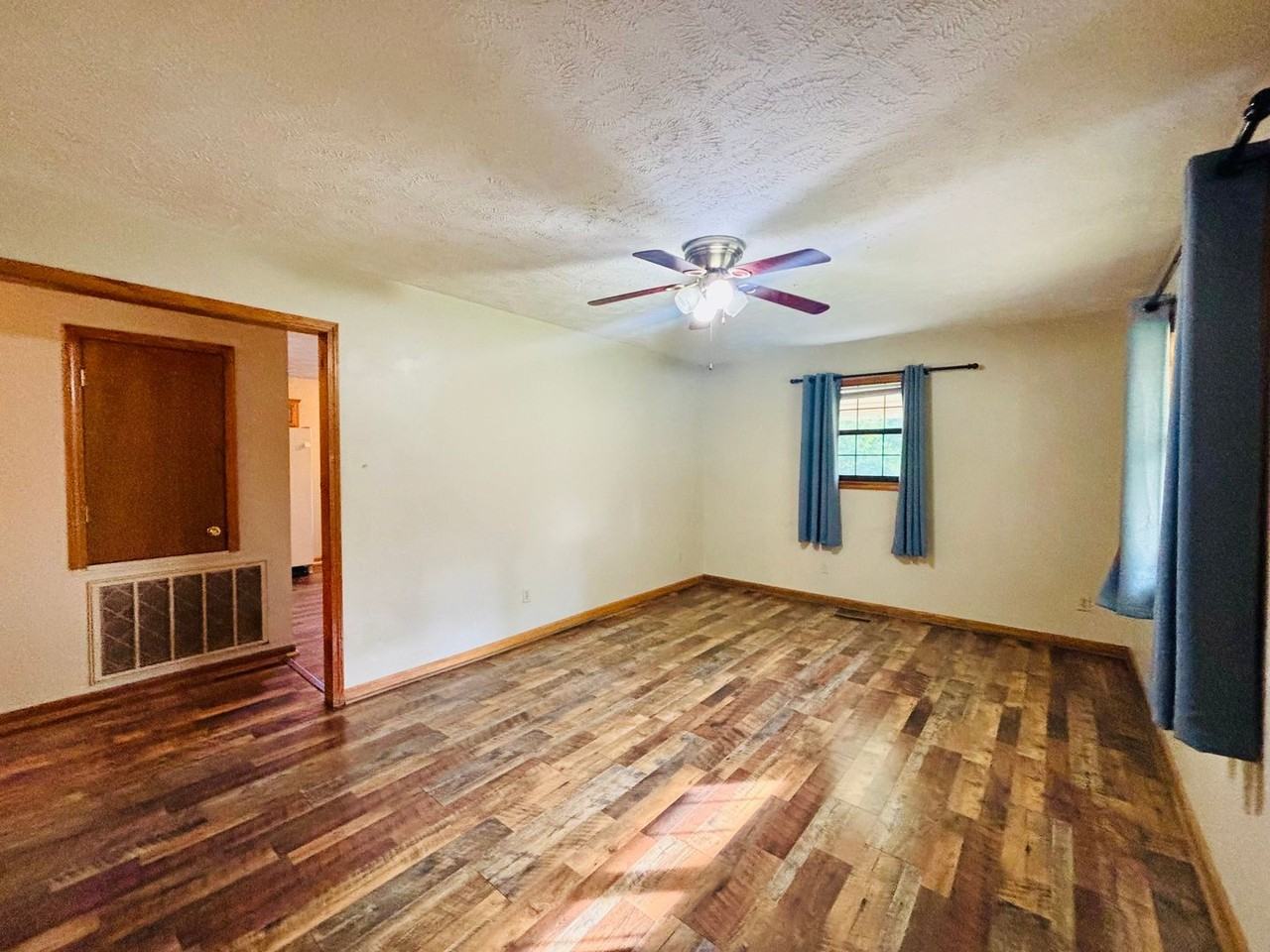 160 Cotton Grove Rd - Photo 4 of 31