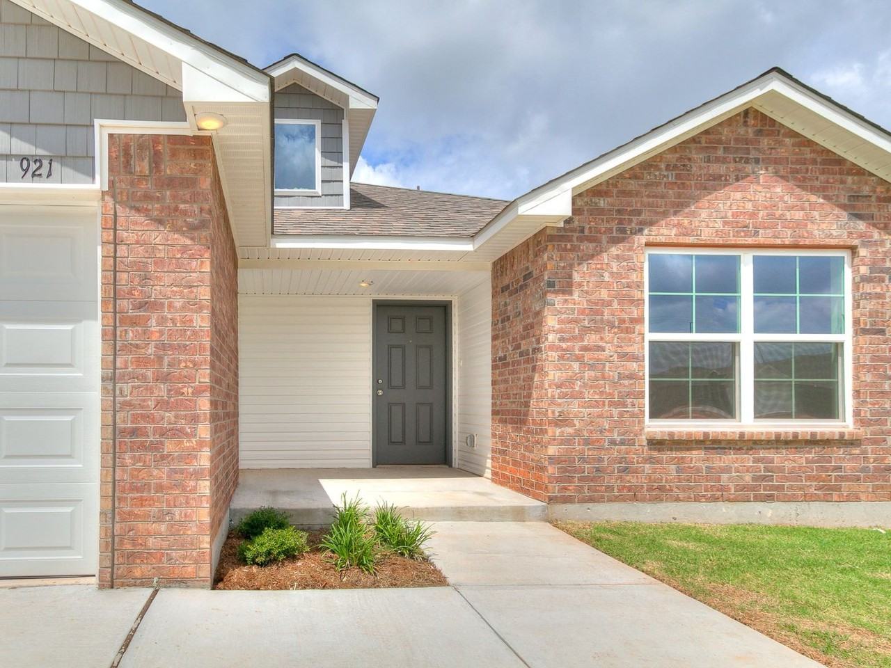 921 921 S. Buffalo Lane - Photo 2 of 20