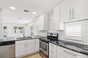 featured image of 4722 Lakeside Circle