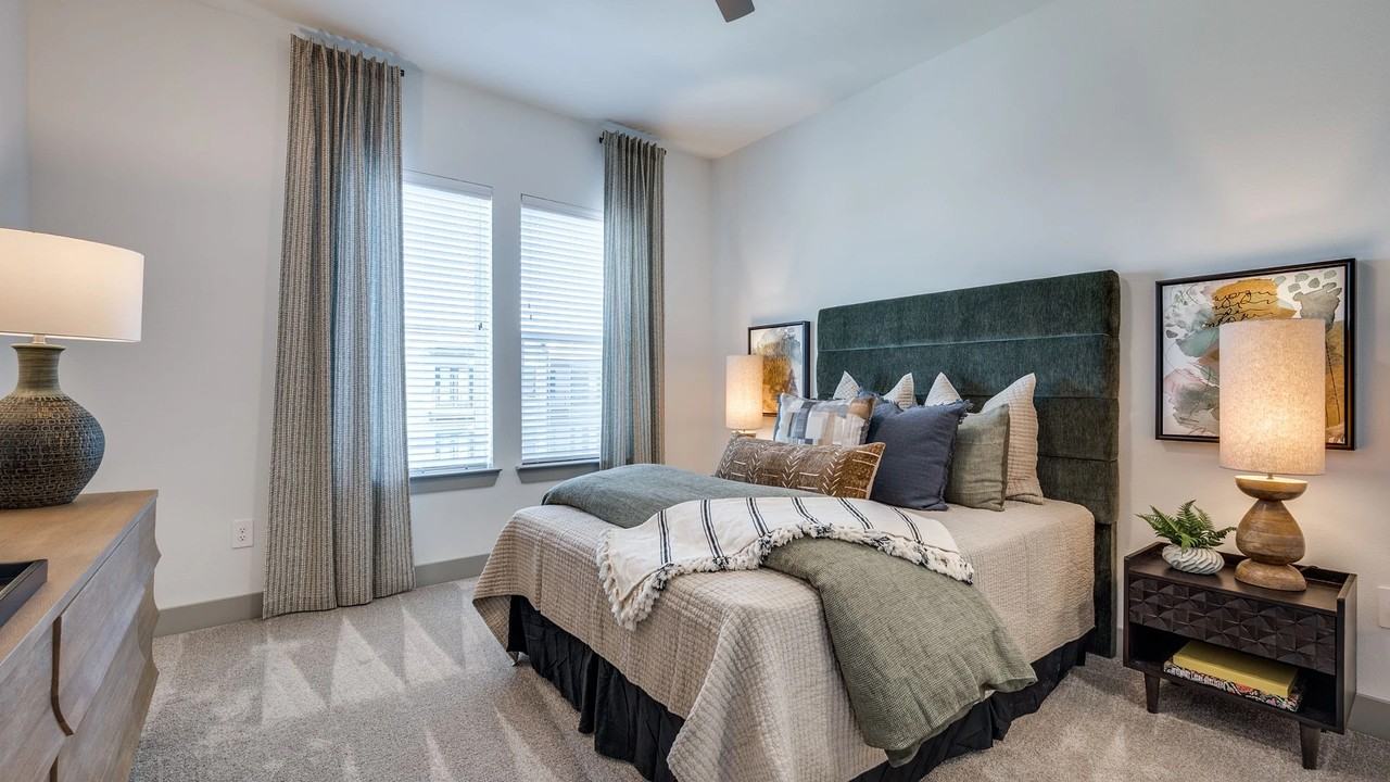 Whistle Stop Lane - Photo 4 of 9