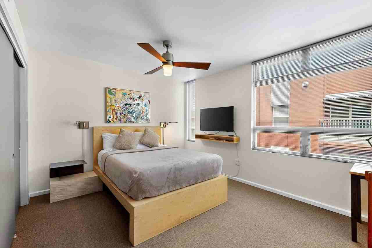 343 Platinum St Sw #B - Photo 2 of 31
