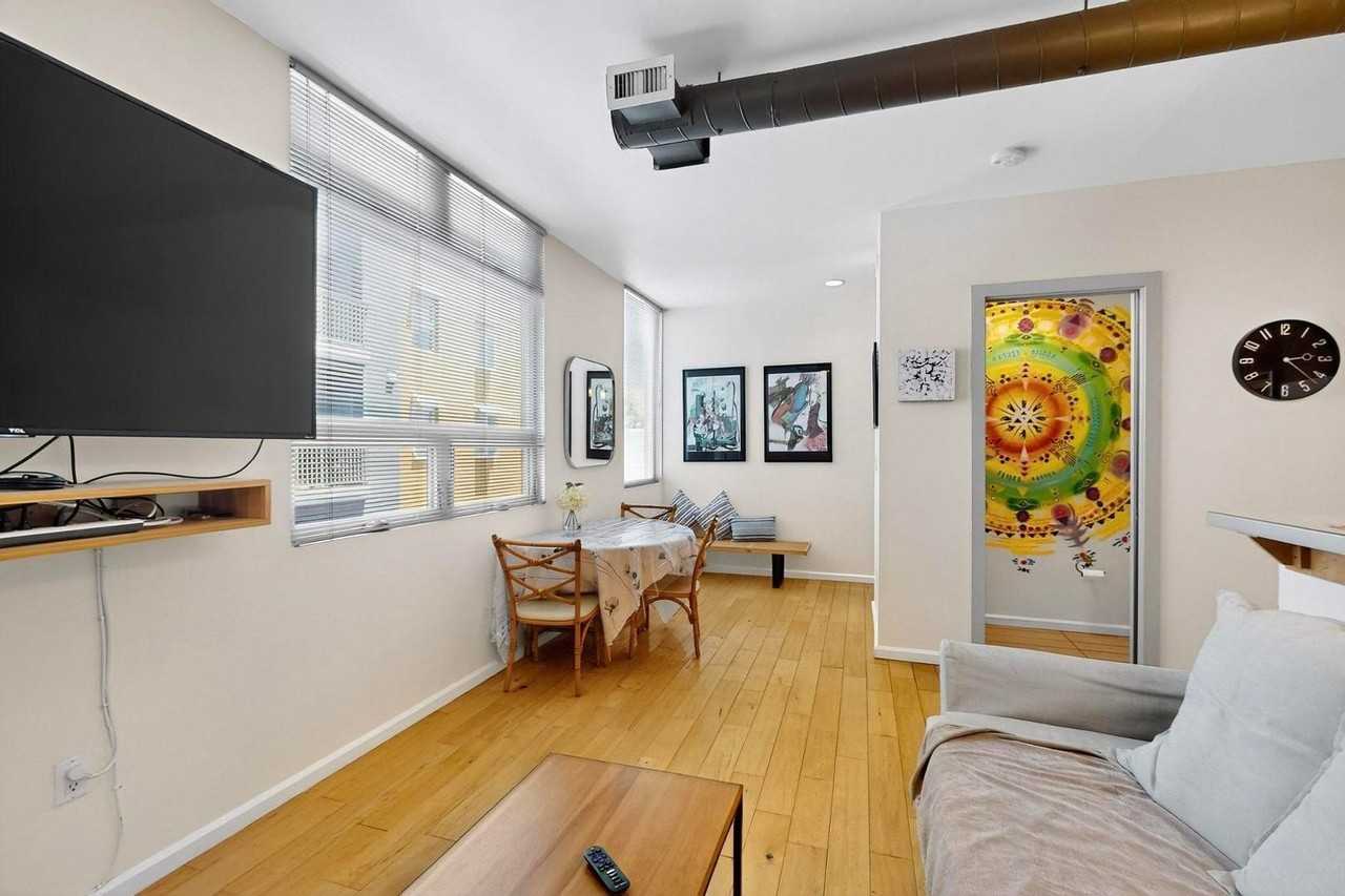 343 Platinum St Sw #B - Photo 3 of 31