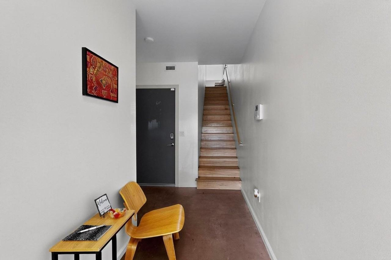 343 Platinum St Sw #B - Photo 4 of 31