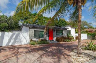 935 Ne 129th St - Photo 1 of 1