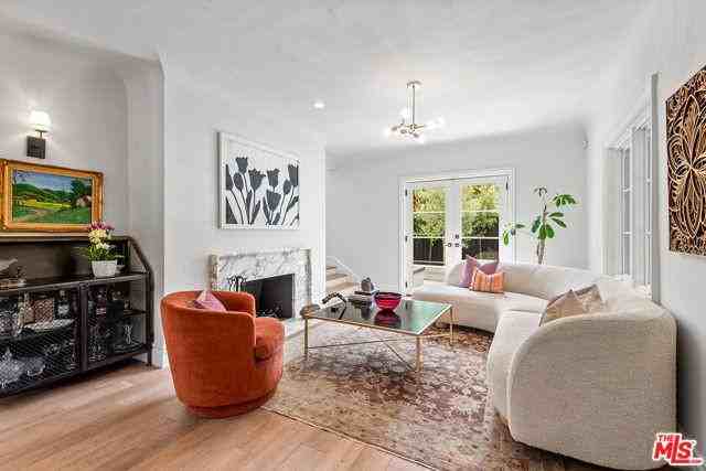 14226 Chandler Blvd - Photo 3 of 8