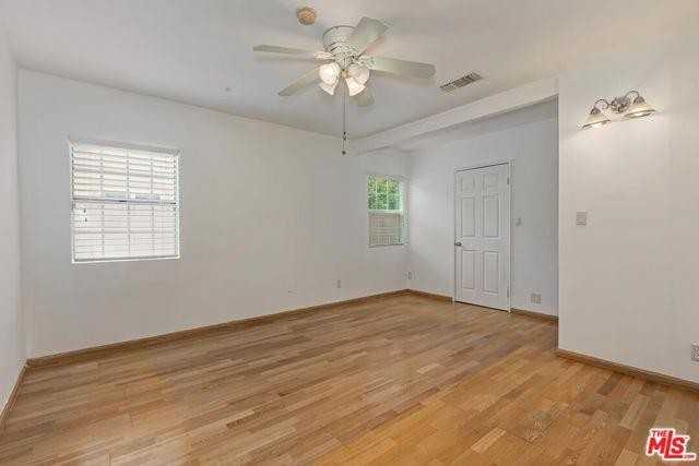 5049 Hesperia Ave - Photo 2 of 8
