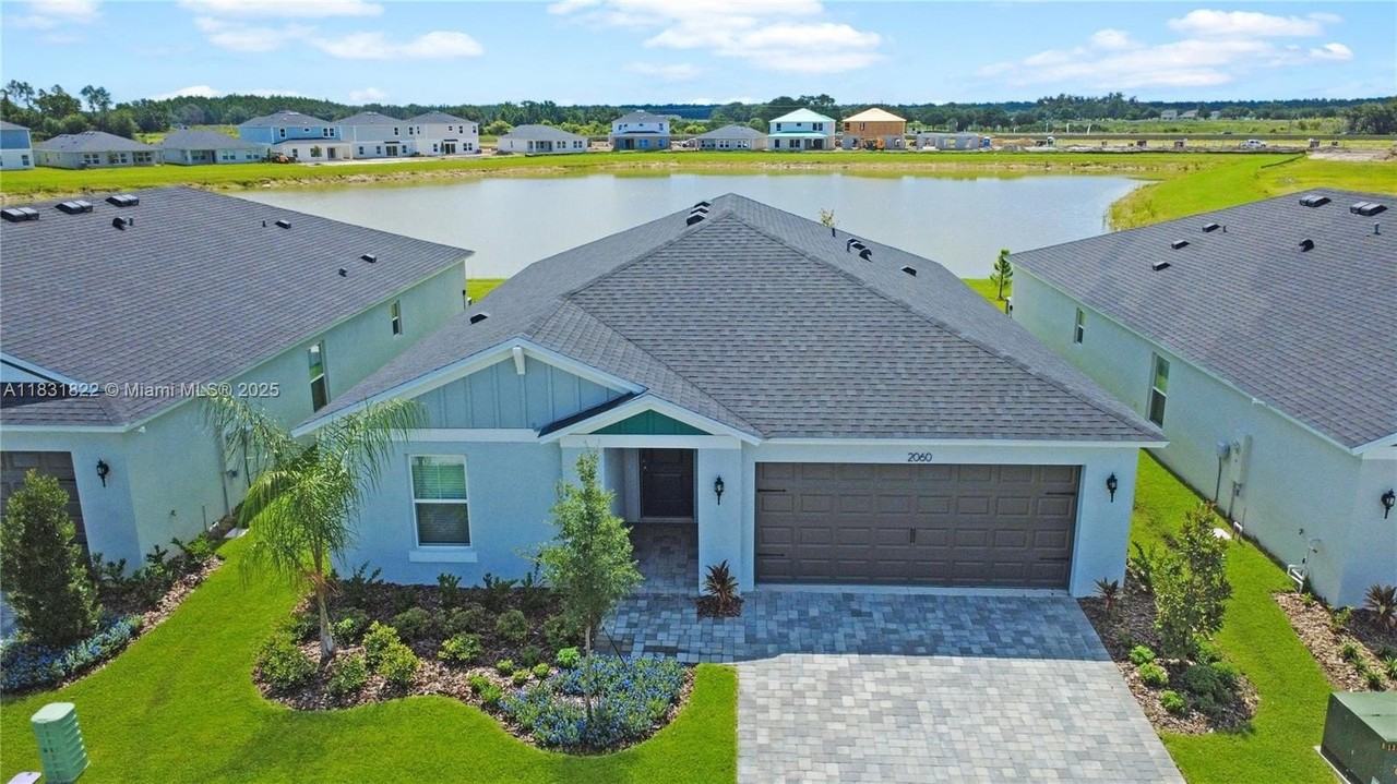 2060 Stillview Pass - Photo 3 of 37