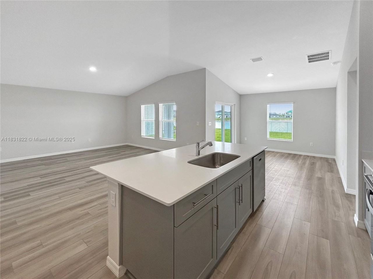 2060 Stillview Pass - Photo 6 of 37