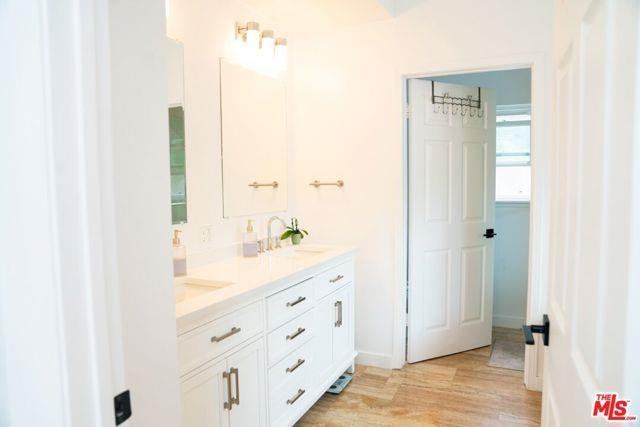 8515 Berger Ave - Photo 3 of 8