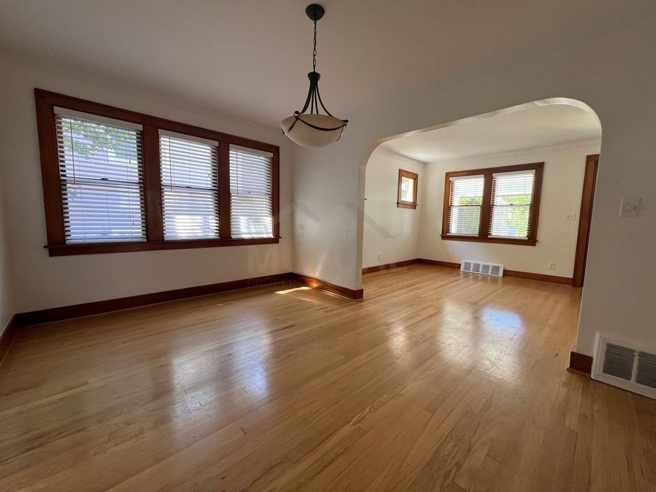 134 Highland Ave - Photo 3 of 8