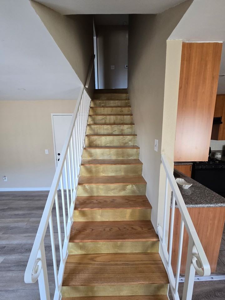 6924 Vesper Avenue - Photo 5 of 10