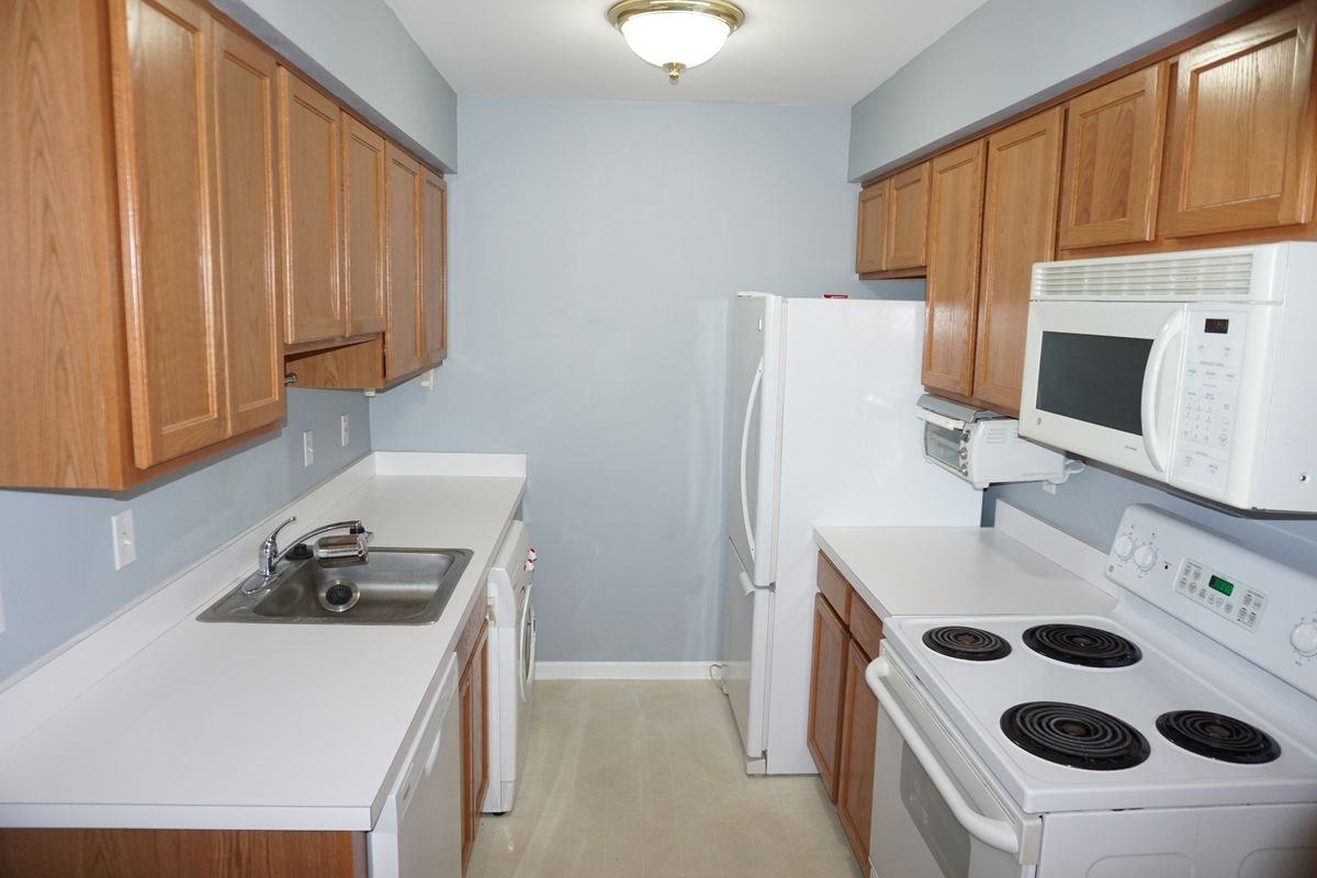 35431 Hickory Woods Dr ##8 - Photo 2 of 5