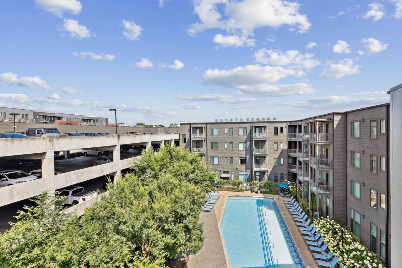 The Flats at Taylor Place - Photo 4 of 36