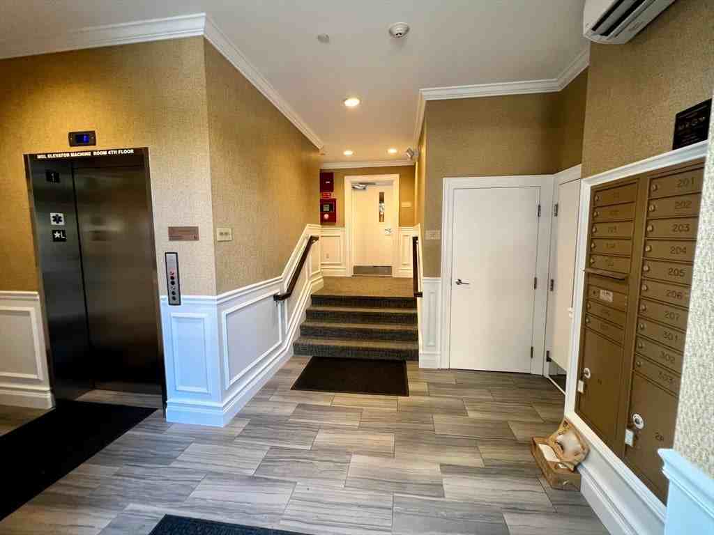 616 E 4th St - Photo 2 of 14