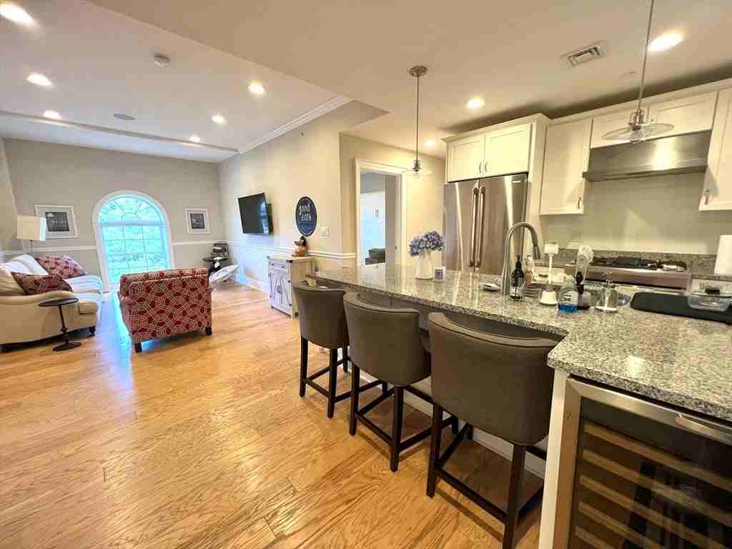 616 E 4th St - Photo 3 of 14