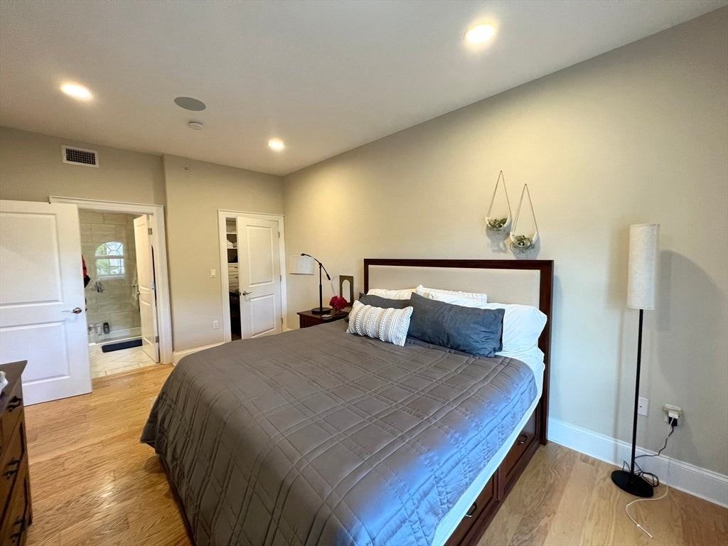 616 E 4th St - Photo 7 of 14